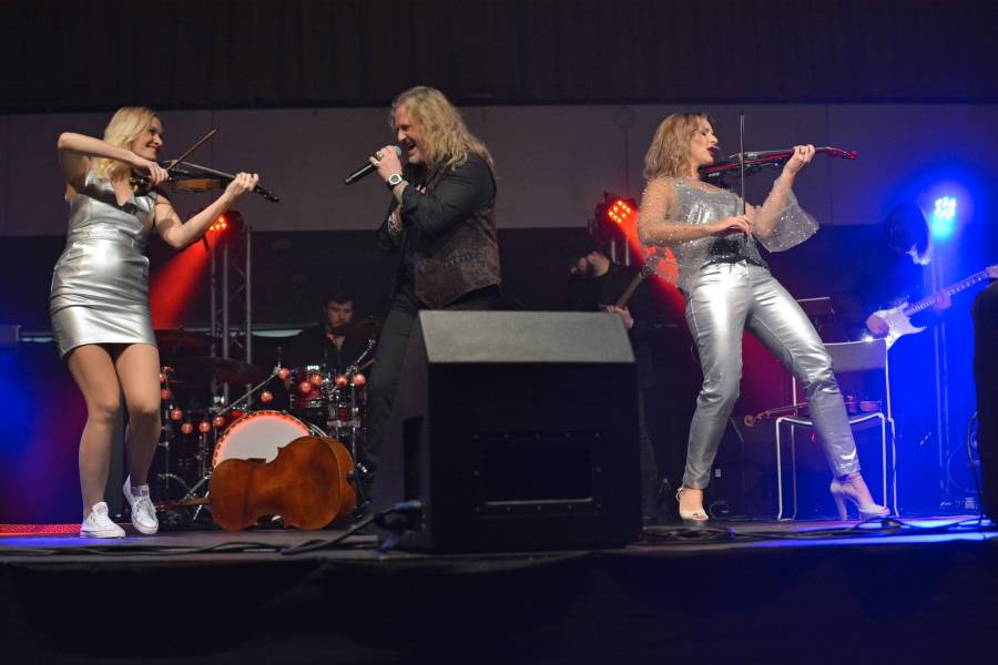 Inflagranti přivezly do Pardubic vánoční atmosféru, jejich hostem byl Josef Vojtek