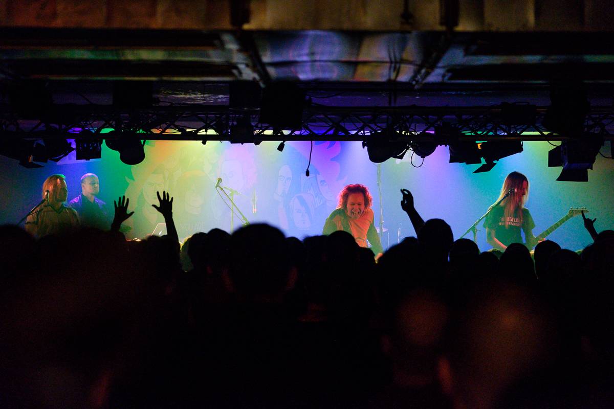 Waltari zahájili v Rock Café české miniturné