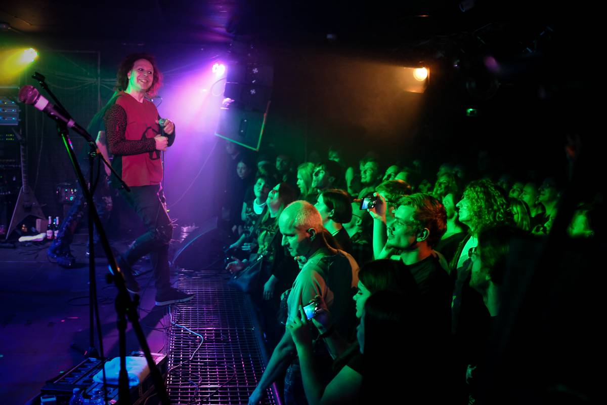 Waltari zahájili v Rock Café české miniturné