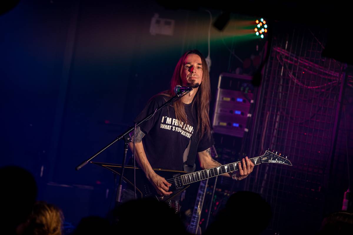 Waltari zahájili v Rock Café české miniturné