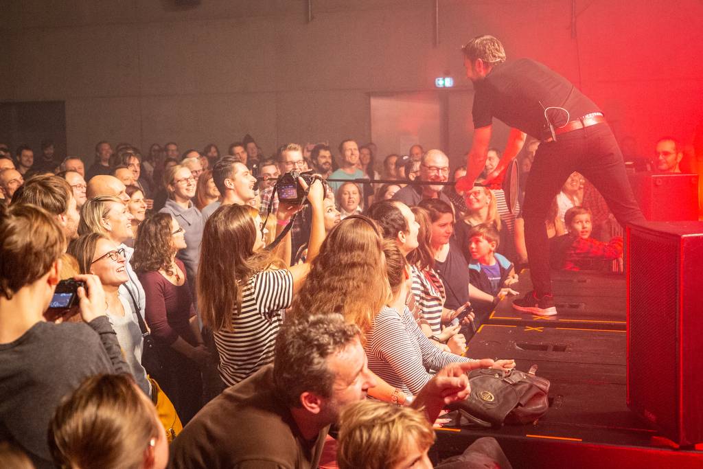 Tata Bojs pokračují v oslavách třicetin: Koncertem v galerii DOX představili svou výstavu