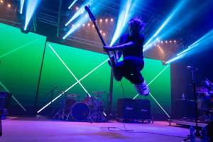 Tata Bojs pokračují v oslavách třicetin: Koncertem v galerii DOX představili svou výstavu