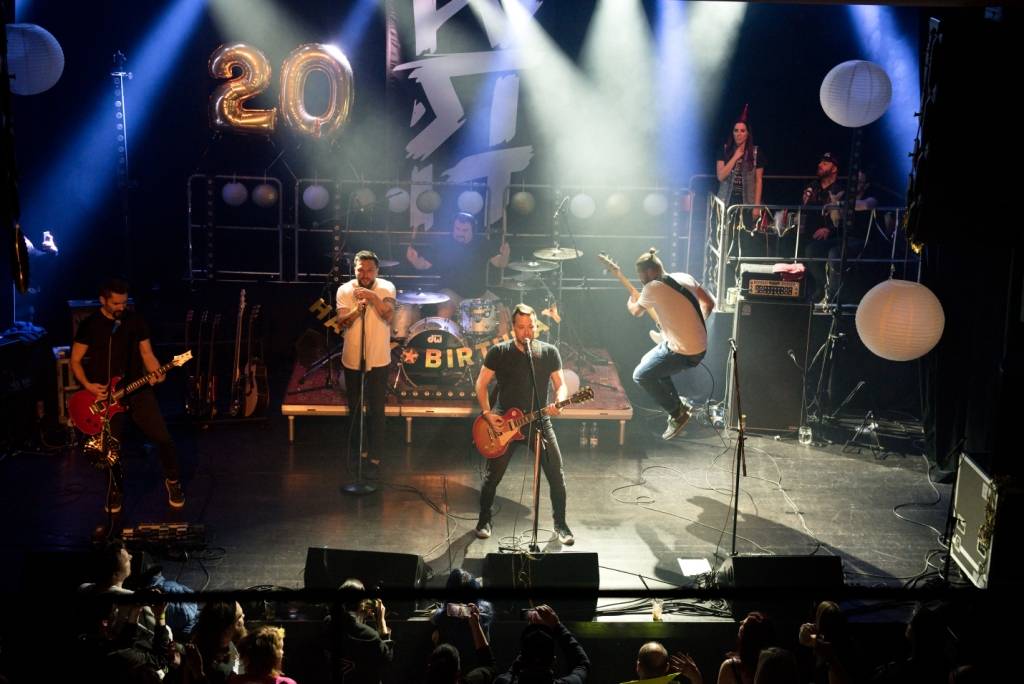 Post-It oslavili s fanoušky dvacet let, podpořili je Thom z Imodium nebo Martina Pártlová