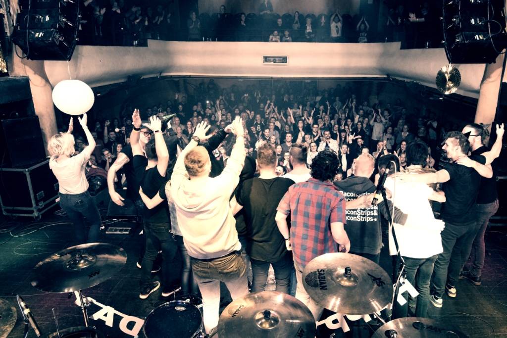 Post-It oslavili s fanoušky dvacet let, podpořili je Thom z Imodium nebo Martina Pártlová