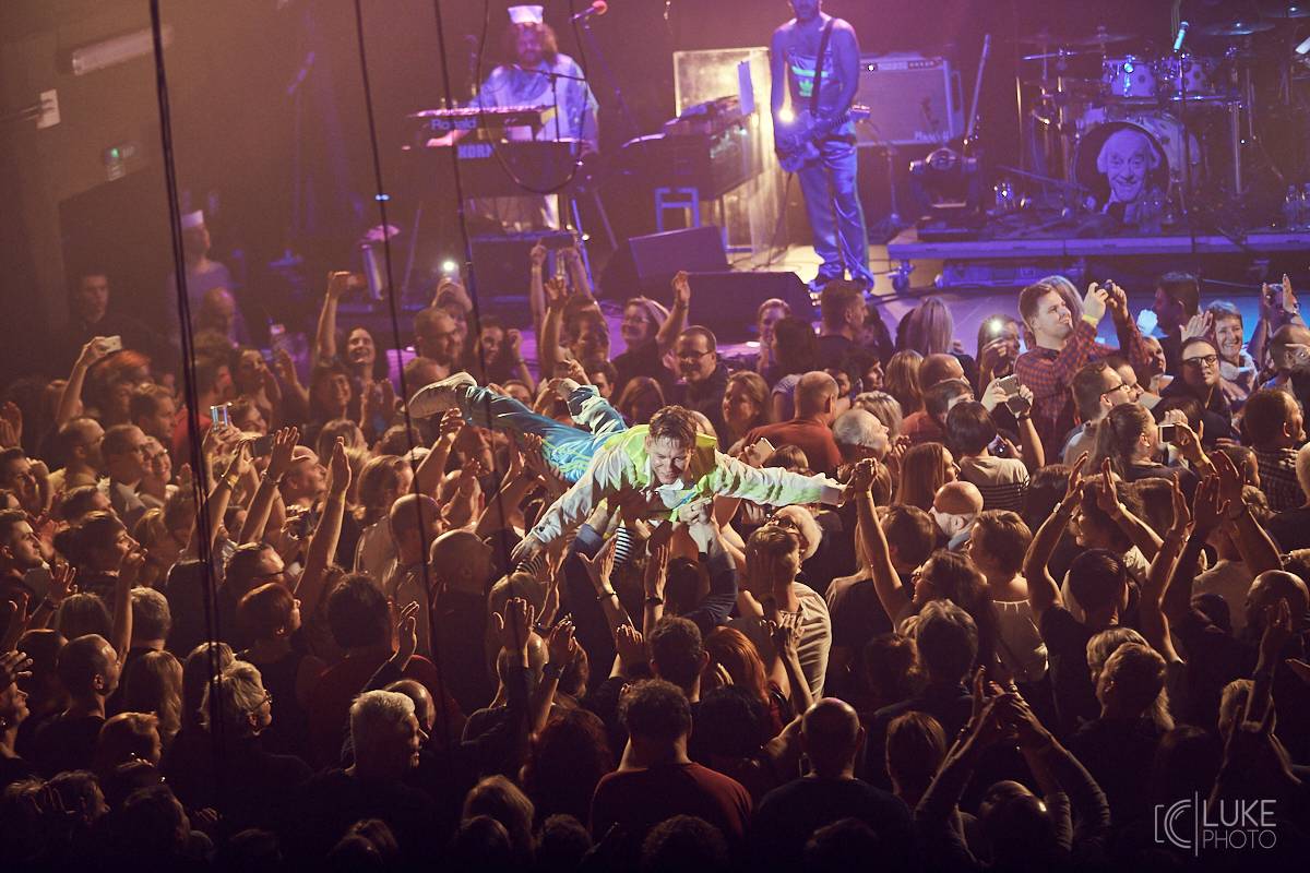 Monkey Business zakončili turné Maximum Power v Brně, diváci nosili Matěje Rupperta na rukou