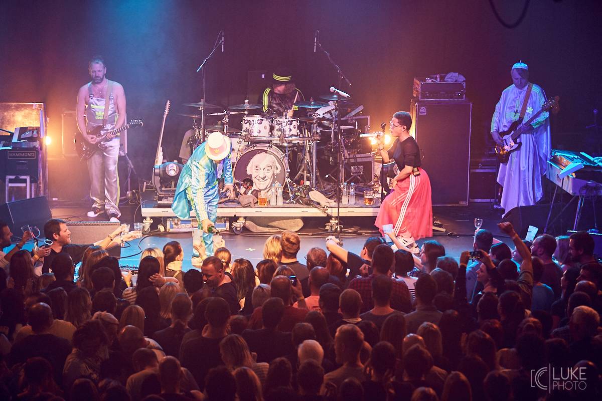 Monkey Business zakončili turné Maximum Power v Brně, diváci nosili Matěje Rupperta na rukou