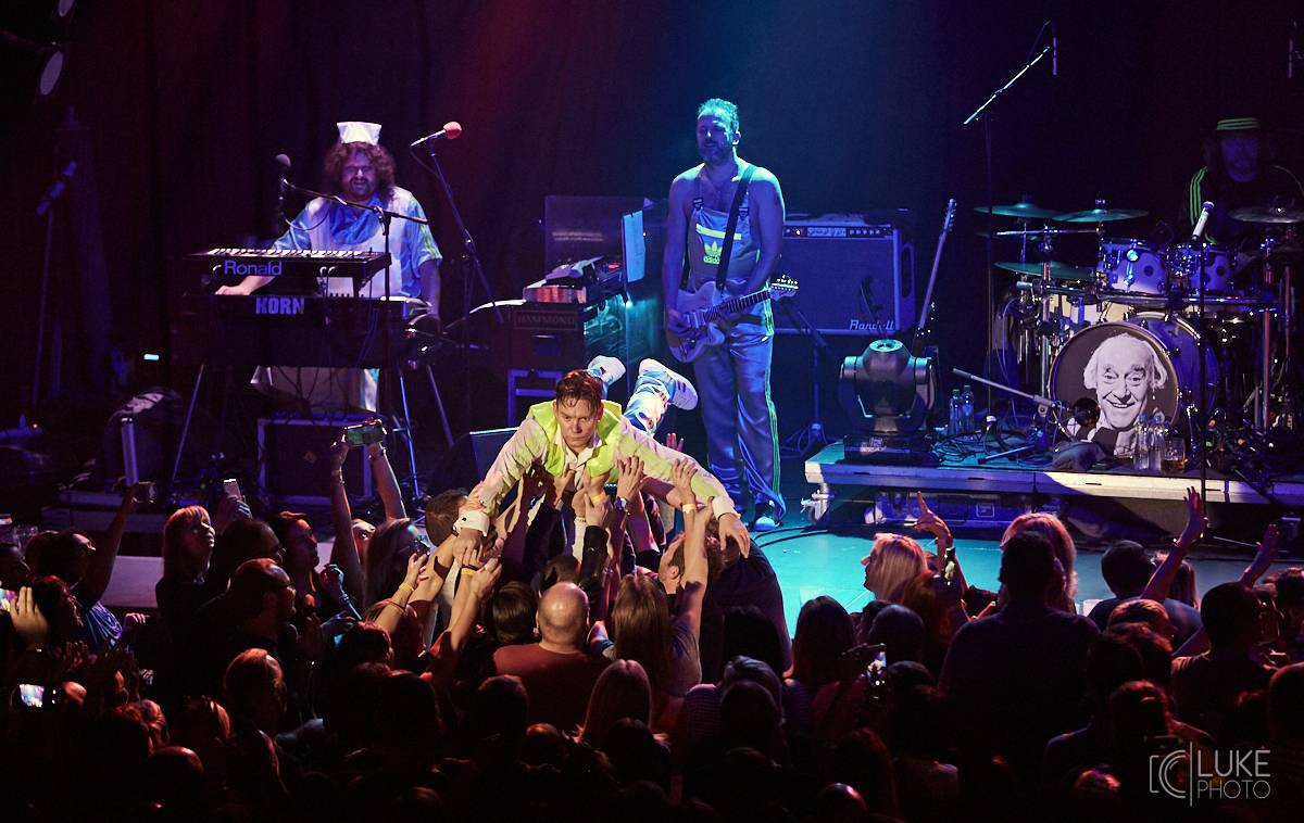 Monkey Business zakončili turné Maximum Power v Brně, diváci nosili Matěje Rupperta na rukou