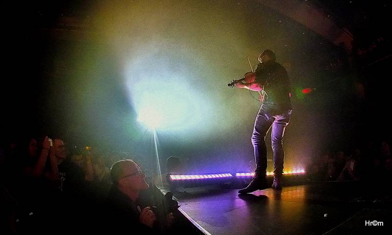 Jelen vyprodal Forum Karlín, s Míšou Tučnou zahrál i písně jejího otce Michala Tučného