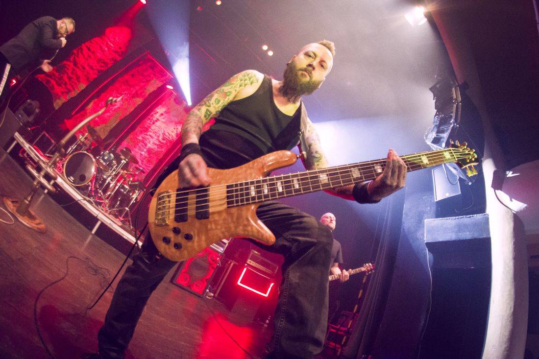 Cocotte Minute v Akropoli: EP Veď mě pokřtila fanynka