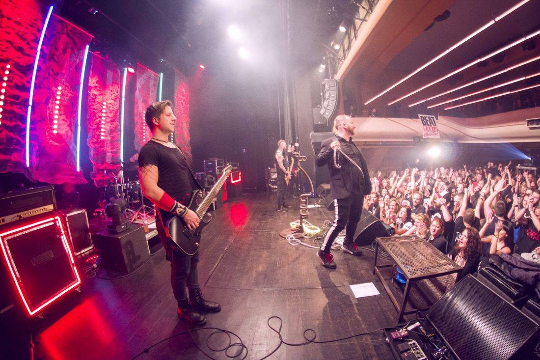 Cocotte Minute v Akropoli: EP Veď mě pokřtila fanynka