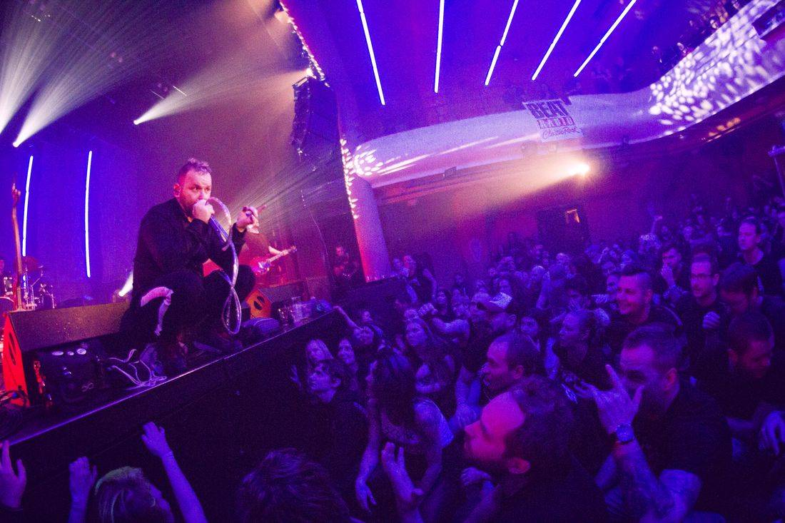 Cocotte Minute v Akropoli: EP Veď mě pokřtila fanynka