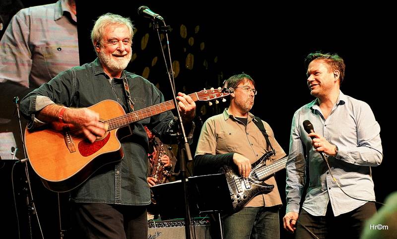 Michal Prokop slavil Vánoce ve Foru Karlín. Jeho hosty byli Matěj Ruppert i Vlasta Redl