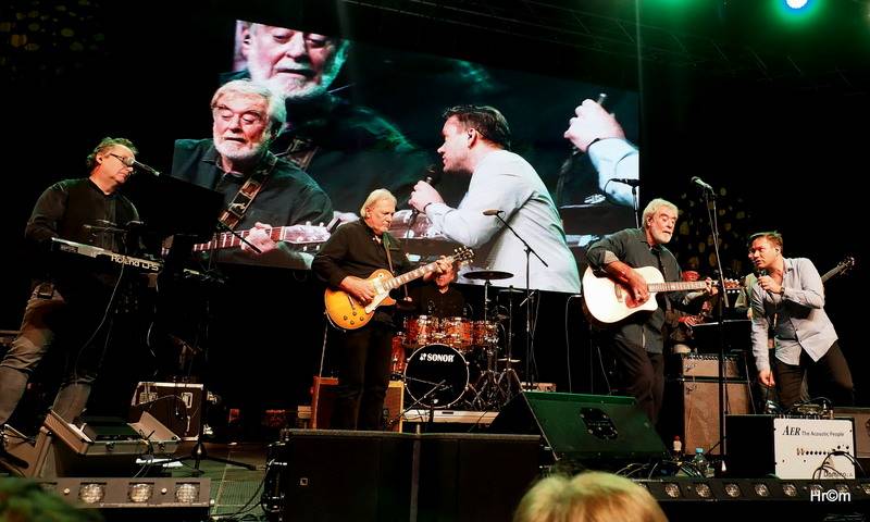 Michal Prokop slavil Vánoce ve Foru Karlín. Jeho hosty byli Matěj Ruppert i Vlasta Redl