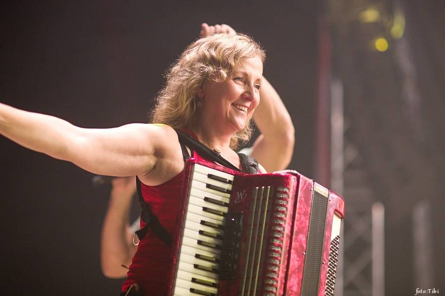 Tři sestry křtili Svobodu ředkvičkám, v Malé sportovní hale obdrželi Zlatou desku