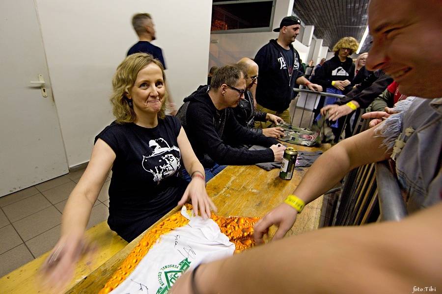 Tři sestry křtili Svobodu ředkvičkám, v Malé sportovní hale obdrželi Zlatou desku