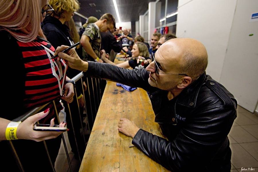 Tři sestry křtili Svobodu ředkvičkám, v Malé sportovní hale obdrželi Zlatou desku