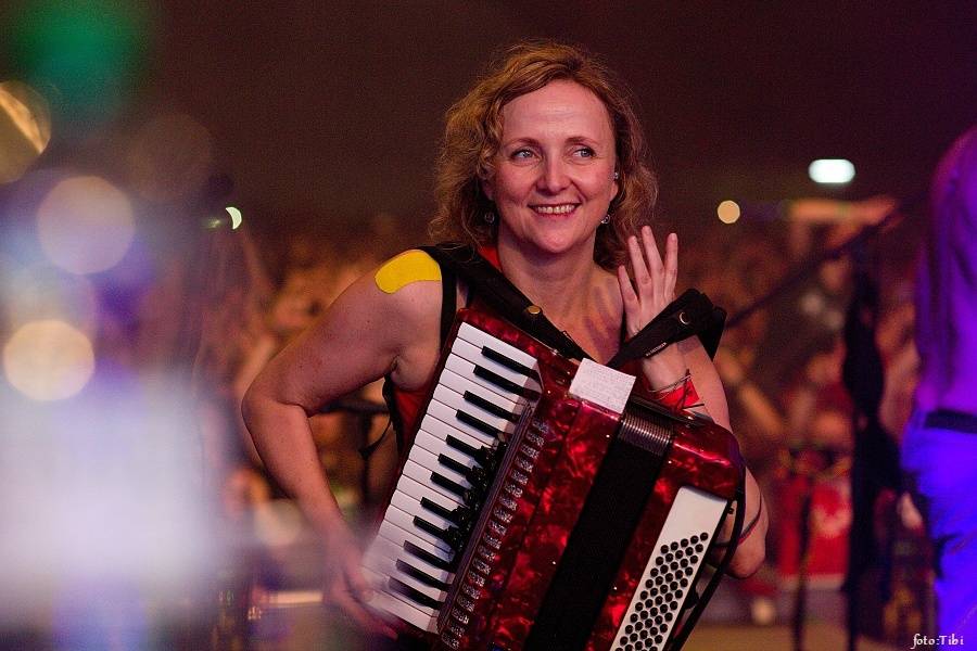 Tři sestry křtili Svobodu ředkvičkám, v Malé sportovní hale obdrželi Zlatou desku