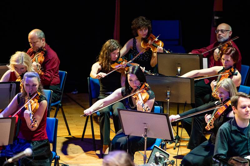 Dan Bárta s Illustratosphere a Komorní filharmonií Pardubice zazářili v pražském Kongresovém centru