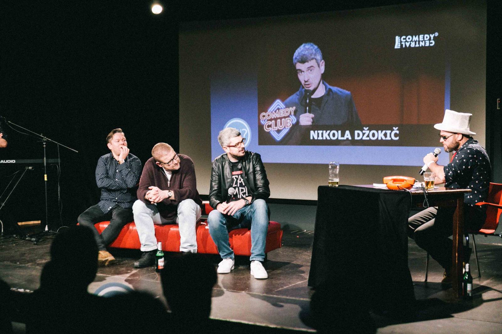 Narozeniny Rock Café: Hráli Timudej i Pio Squad, hosty talk show byli Matěj Ruppert nebo Jindřich Šídlo