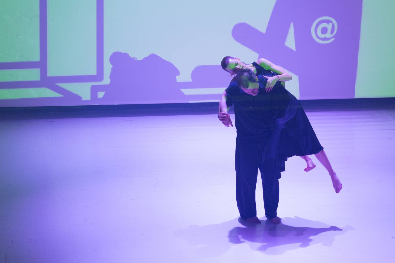 Tata Bojs v doprovodu Dekkadancers odehráli po patnácti letech celé Nanoalbum. Navrch pokřtili vinyl