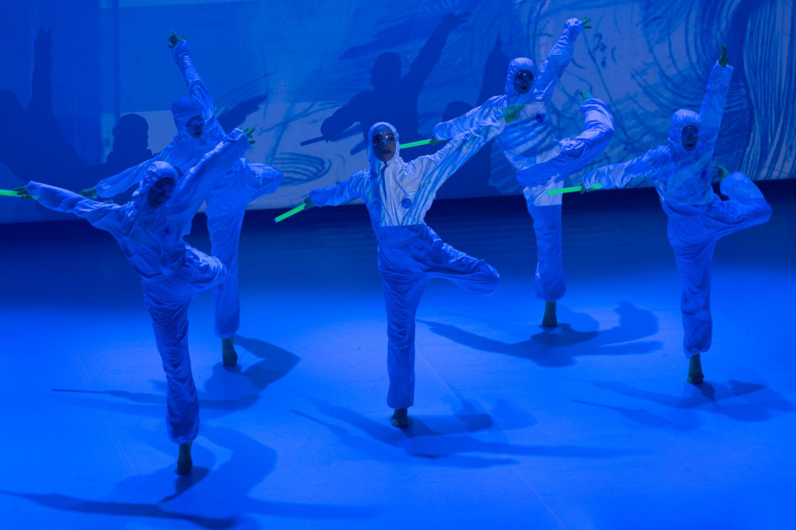 Tata Bojs v doprovodu Dekkadancers odehráli po patnácti letech celé Nanoalbum. Navrch pokřtili vinyl