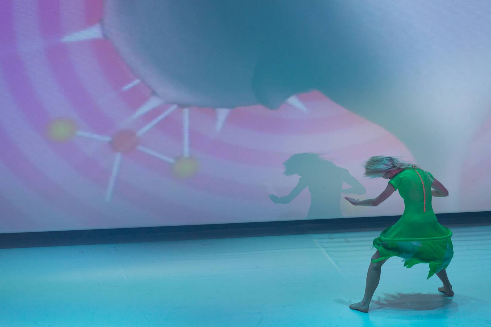 Tata Bojs v doprovodu Dekkadancers odehráli po patnácti letech celé Nanoalbum. Navrch pokřtili vinyl