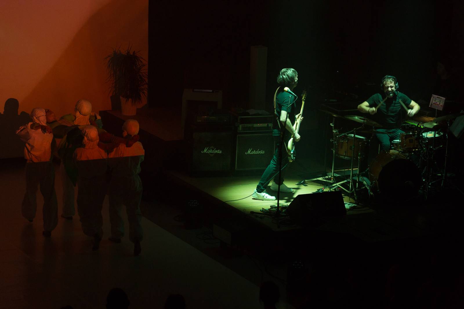 Tata Bojs v doprovodu Dekkadancers odehráli po patnácti letech celé Nanoalbum. Navrch pokřtili vinyl