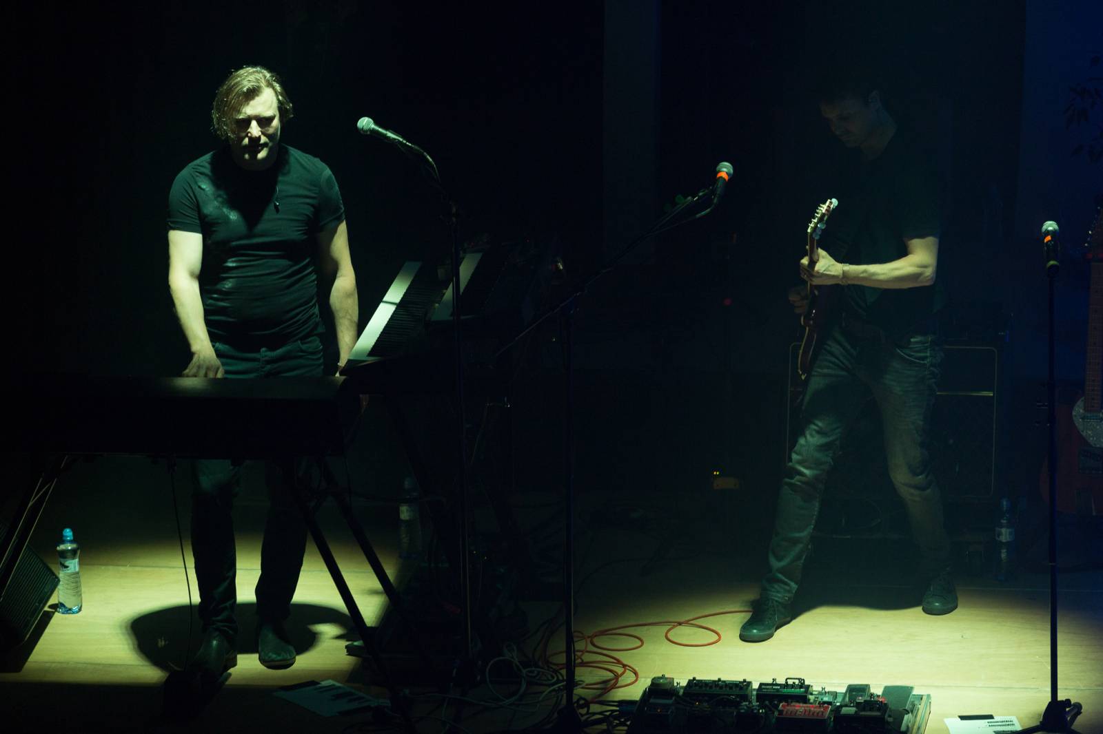 Tata Bojs v doprovodu Dekkadancers odehráli po patnácti letech celé Nanoalbum. Navrch pokřtili vinyl