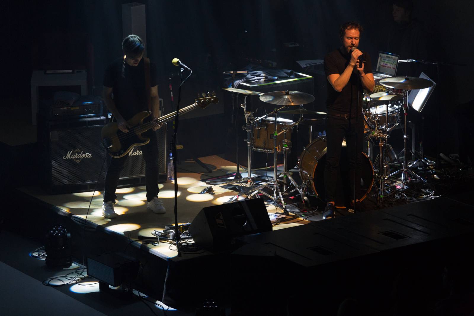 Tata Bojs v doprovodu Dekkadancers odehráli po patnácti letech celé Nanoalbum. Navrch pokřtili vinyl