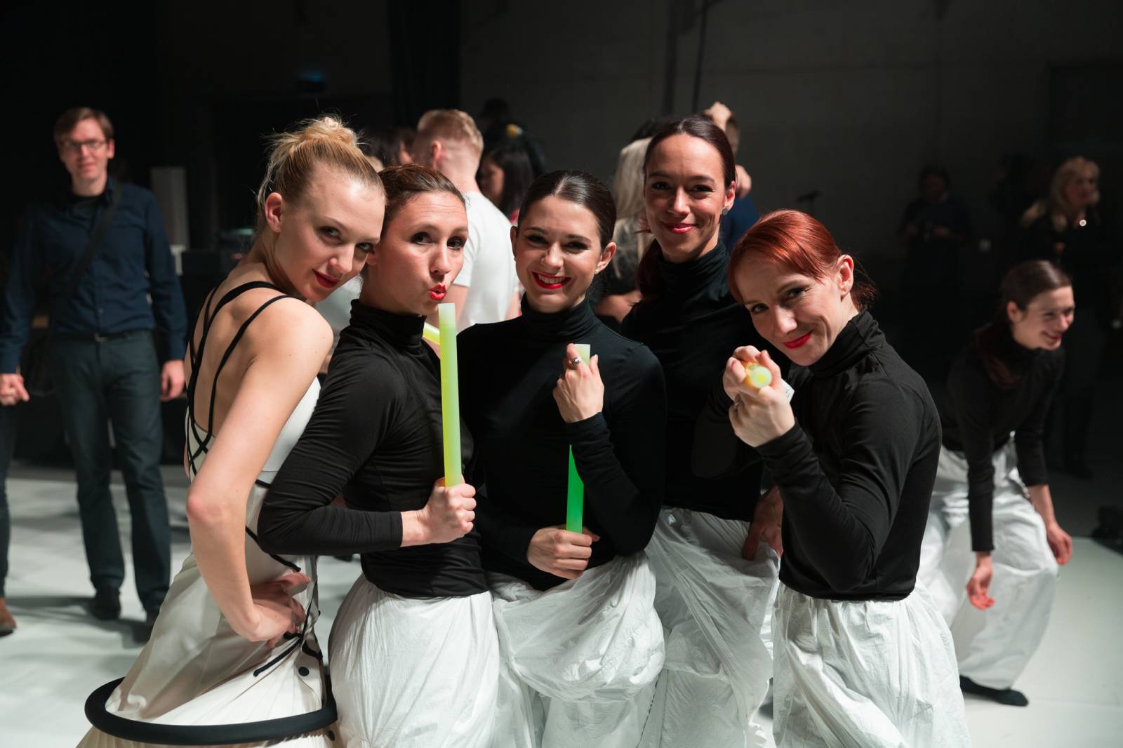 Tata Bojs v doprovodu Dekkadancers odehráli po patnácti letech celé Nanoalbum. Navrch pokřtili vinyl