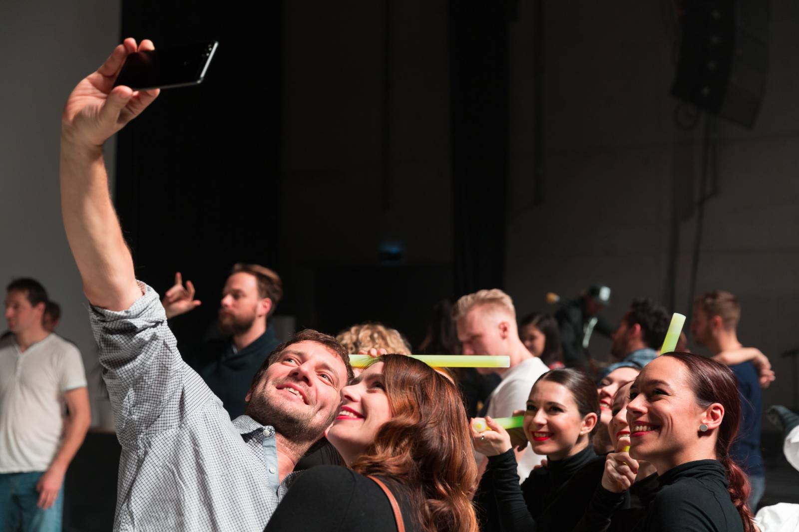 Tata Bojs v doprovodu Dekkadancers odehráli po patnácti letech celé Nanoalbum. Navrch pokřtili vinyl