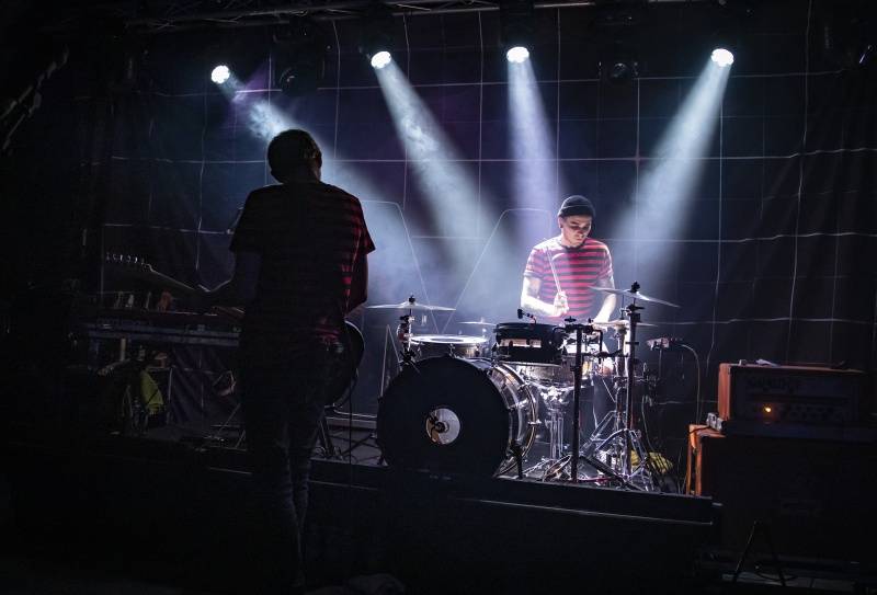 Mandrage oprášili staré hity. V Pardubicích s nimi zpíval celý klub