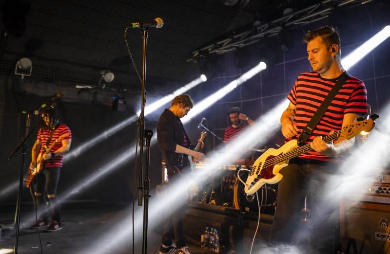 Mandrage oprášili staré hity. V Pardubicích s nimi zpíval celý klub