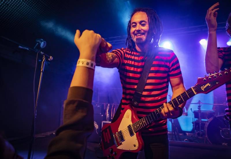 Mandrage oprášili staré hity. V Pardubicích s nimi zpíval celý klub