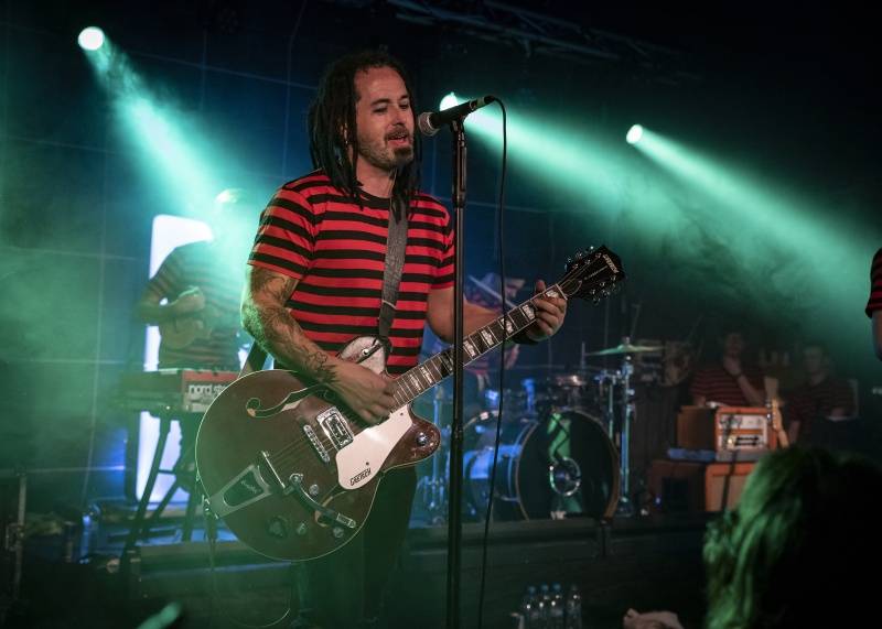 Mandrage oprášili staré hity. V Pardubicích s nimi zpíval celý klub