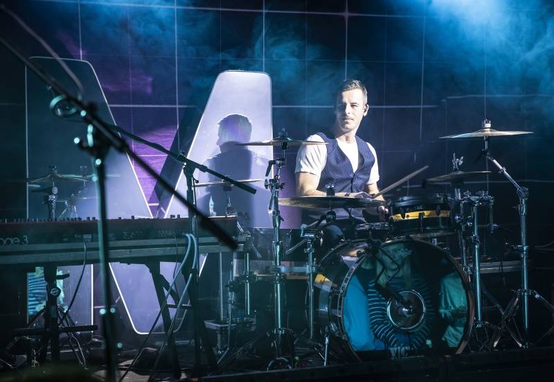 Mandrage oprášili staré hity. V Pardubicích s nimi zpíval celý klub