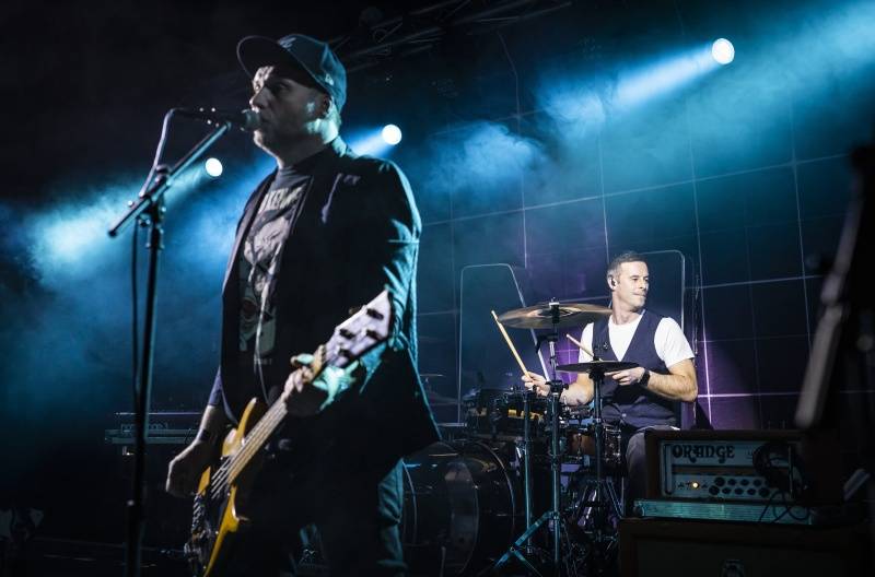 Mandrage oprášili staré hity. V Pardubicích s nimi zpíval celý klub