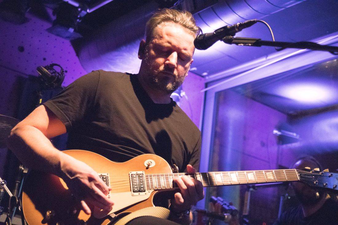 David Koller odstartoval akustickou sérii koncertů v JazzDocku