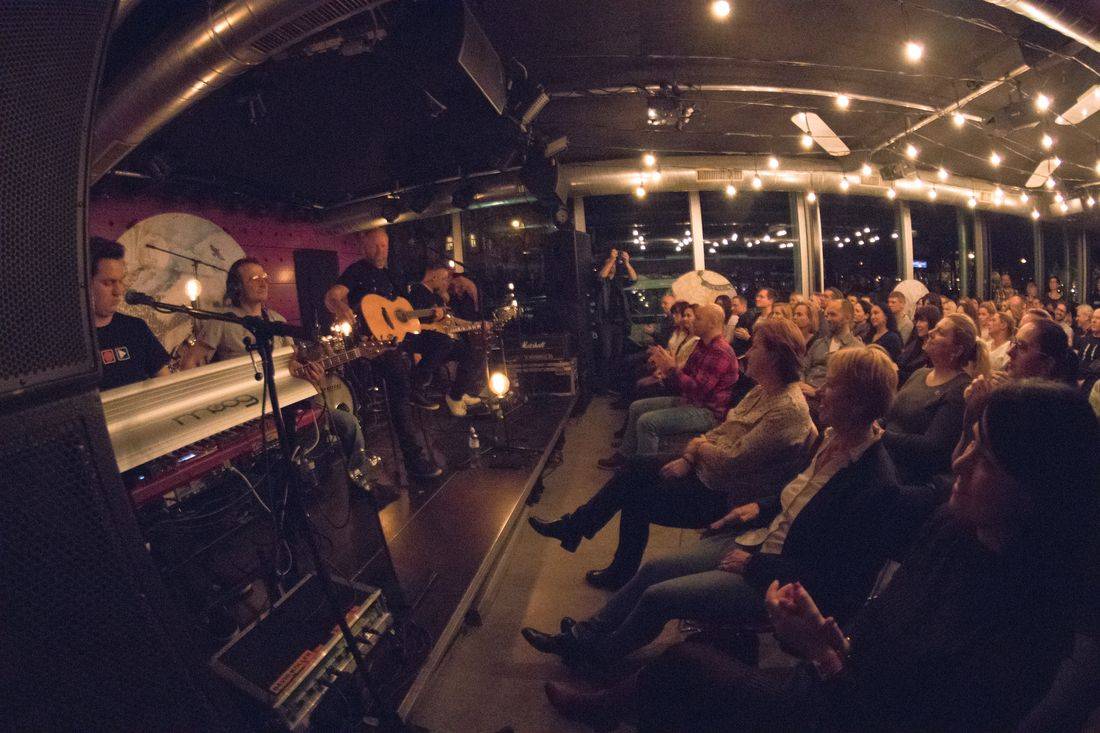 David Koller odstartoval akustickou sérii koncertů v JazzDocku