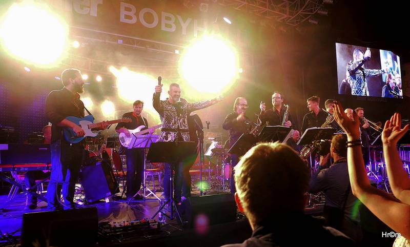 Rocksymphony v Brně spojila rockové evergreeny s orchestrem. Zpívali Noid a Marta Jandová