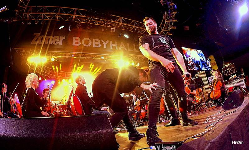 Rocksymphony v Brně spojila rockové evergreeny s orchestrem. Zpívali Noid a Marta Jandová