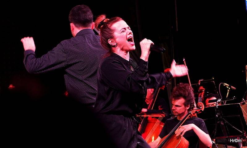 Rocksymphony v Brně spojila rockové evergreeny s orchestrem. Zpívali Noid a Marta Jandová