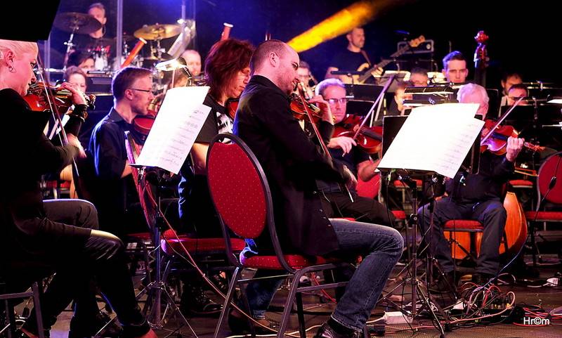 Rocksymphony v Brně spojila rockové evergreeny s orchestrem. Zpívali Noid a Marta Jandová