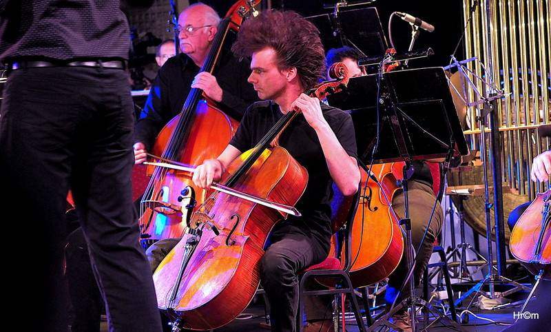 Rocksymphony v Brně spojila rockové evergreeny s orchestrem. Zpívali Noid a Marta Jandová