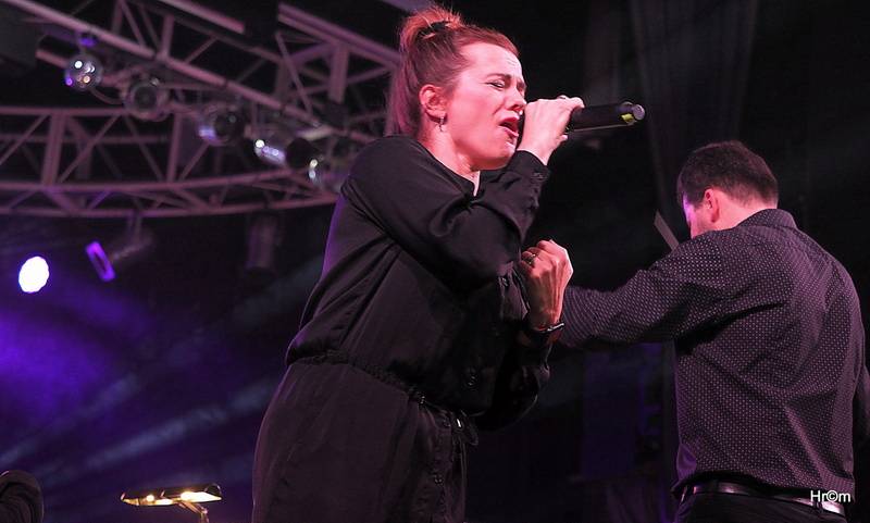 Rocksymphony v Brně spojila rockové evergreeny s orchestrem. Zpívali Noid a Marta Jandová