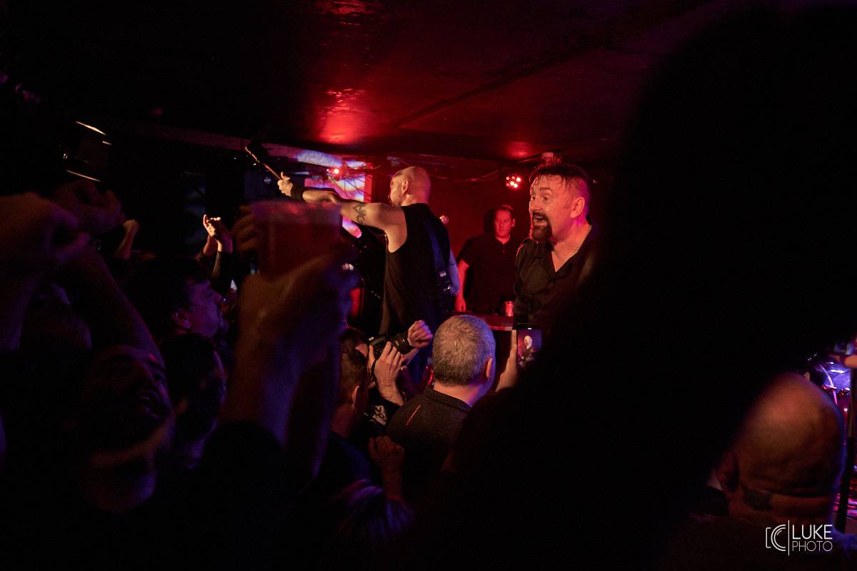 Therapy? po třech letech v Praze: V Rock Café představili novou desku Cleave