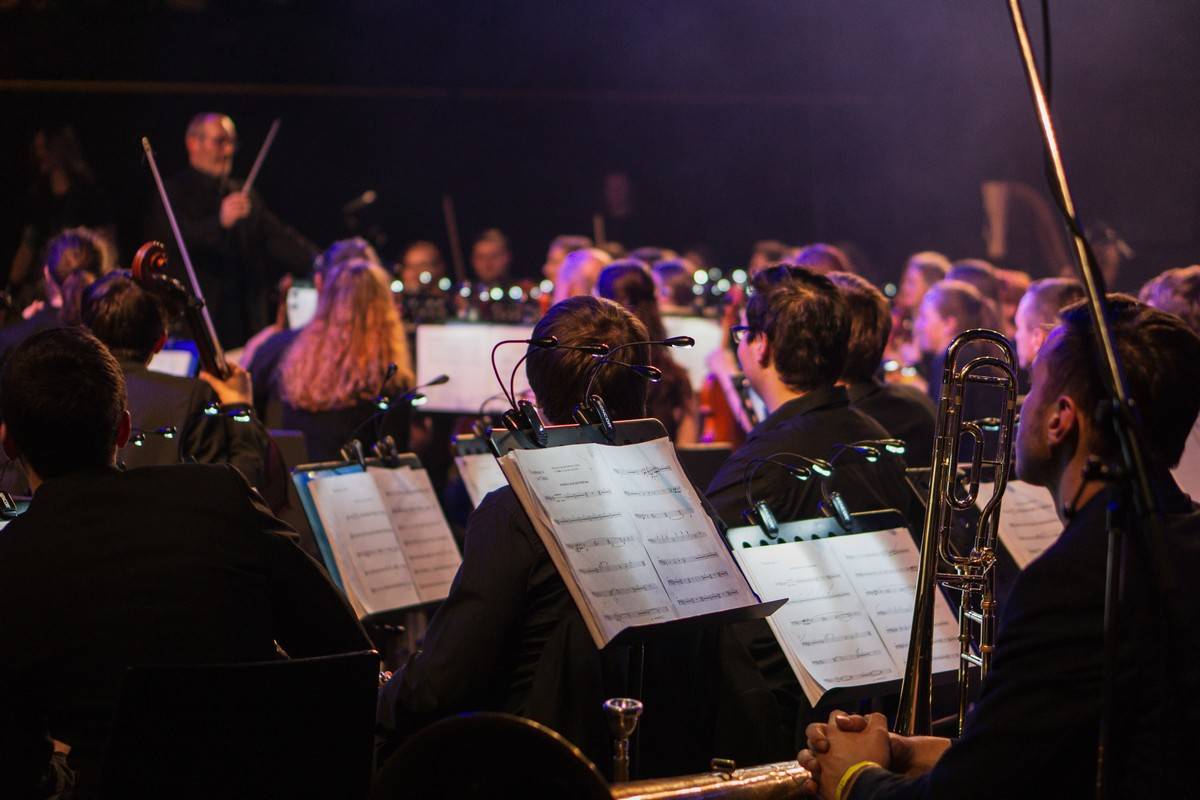 Metallica Tribute Show ve Foru Karlín spojila metal se symfonickým orchestrem