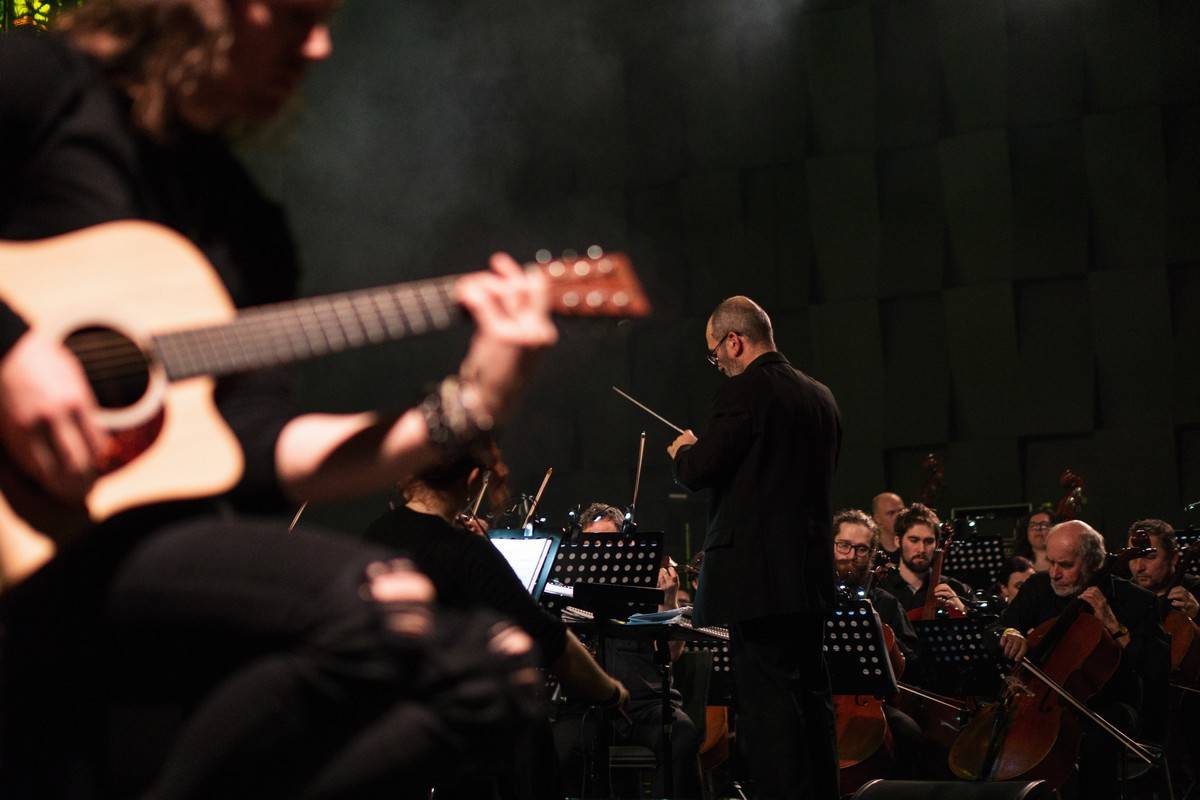 Metallica Tribute Show ve Foru Karlín spojila metal se symfonickým orchestrem