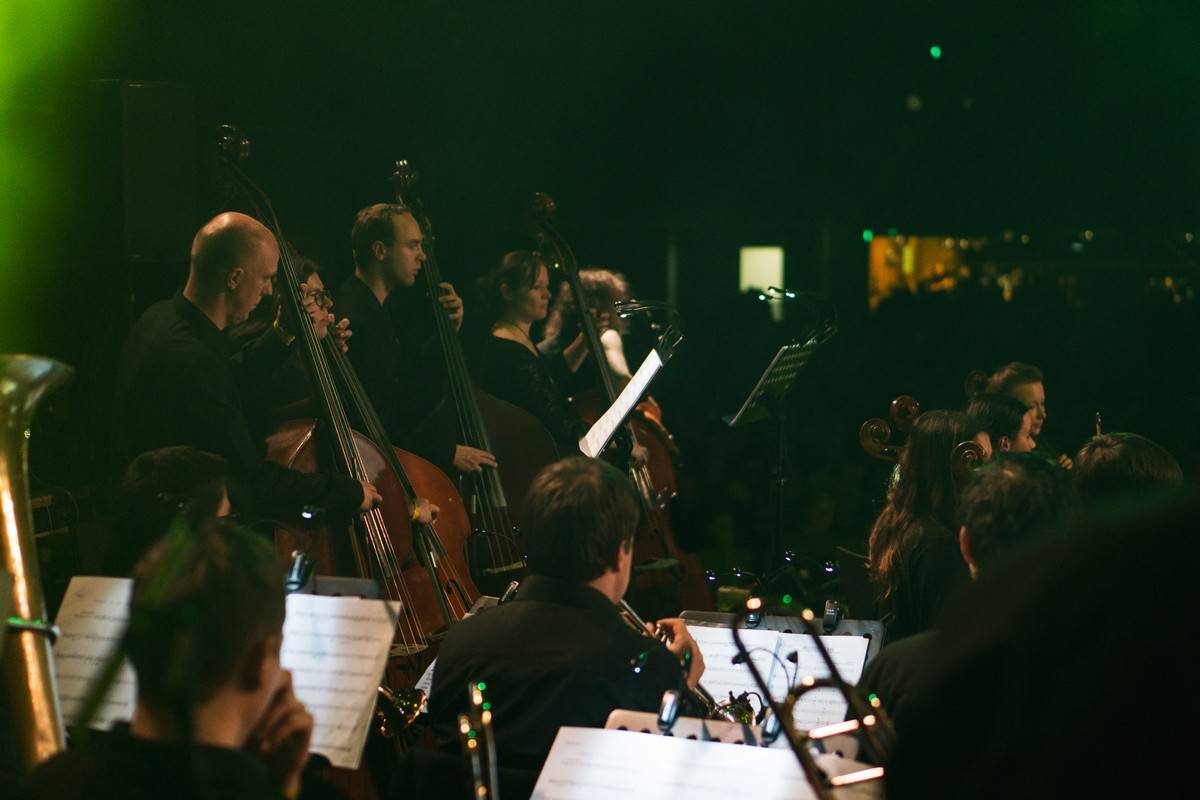 Metallica Tribute Show ve Foru Karlín spojila metal se symfonickým orchestrem