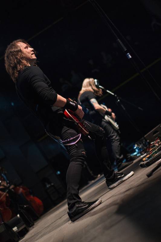 Metallica Tribute Show ve Foru Karlín spojila metal se symfonickým orchestrem